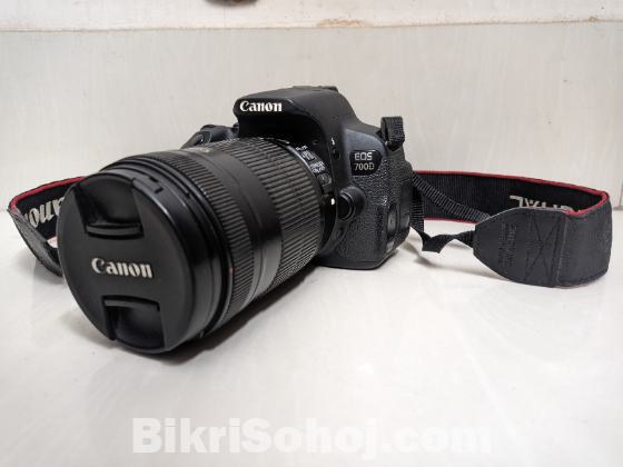 Canon 700d with canon EFS 18 - 135 mm lens
